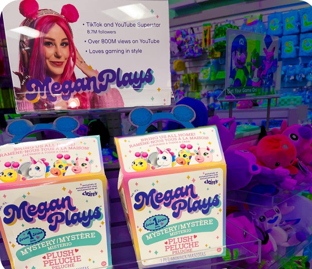http://megan%20plays%20toys%20in%20store